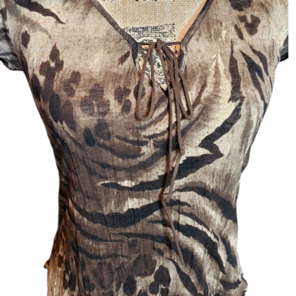 Charlotte Russe Vneck Leopard Print Top - Picture 4 of 4